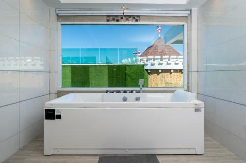 Luxury Villa 8 Bedroom In Patong Beach Villa Infinity