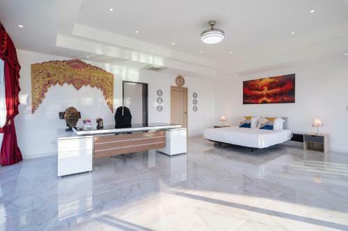 Luxury Villa 8 Bedroom In Patong Beach Villa Infinity
