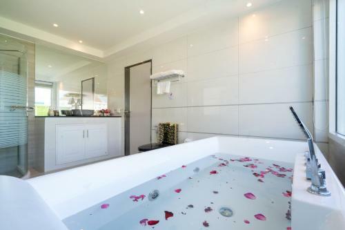 Luxury Villa 8 Bedroom In Patong Beach Villa Infinity