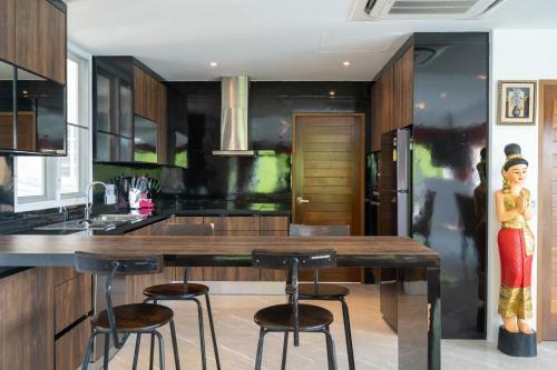 Luxury Villa 8 Bedroom In Patong Beach Villa Infinity