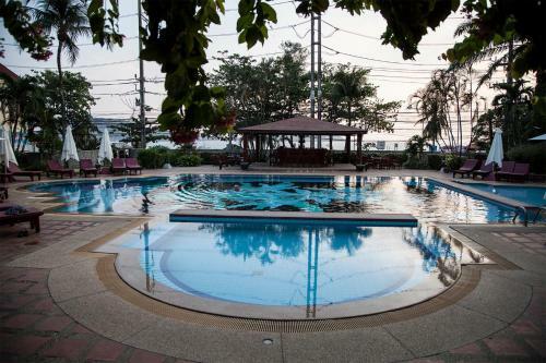 Apartment 8 Persons In Patong Kalim Beach
