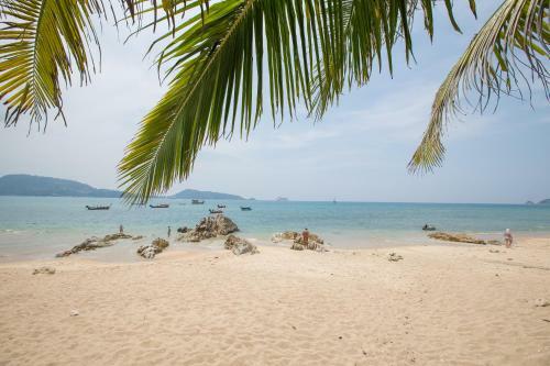 Apartment 8 Persons In Patong Kalim Beach
