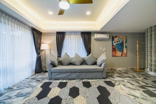 Patong Hill Sea View Villa 4 Bedroom Private Pool