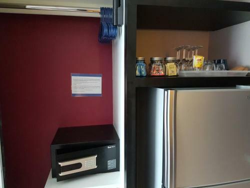 Hostal 3306 Patong Beachfront Apartment Cozy Condoresort