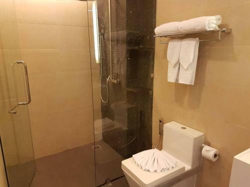 Hostal 3306 Patong Beachfront Apartment Cozy Condoresort