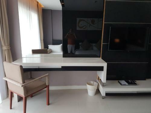 Hostal 3306 Patong Beachfront Apartment Cozy Condoresort