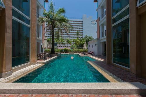 619 2 Bedrooms 2 Bathrooms 1 Km Walk To Beach