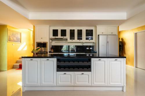 Exclusive Castle Villa With Two Pools+gym+cinema Patong