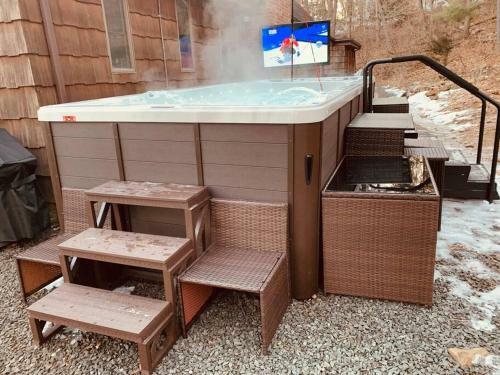 Mt. Carmel Getaway On Sleeping Giant W/ Swim Spa