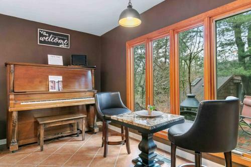 Mt. Carmel Getaway On Sleeping Giant W/ Swim Spa