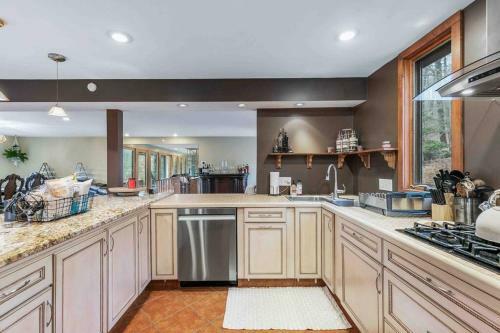 Mt. Carmel Getaway On Sleeping Giant W/ Swim Spa