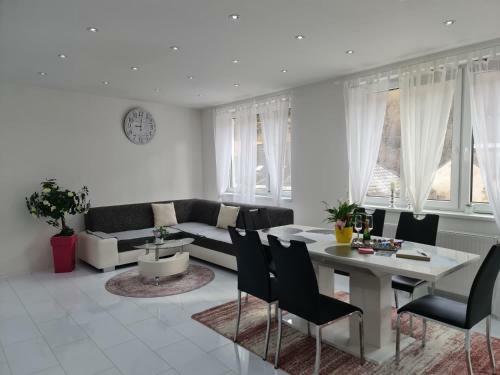Deea Apartment
