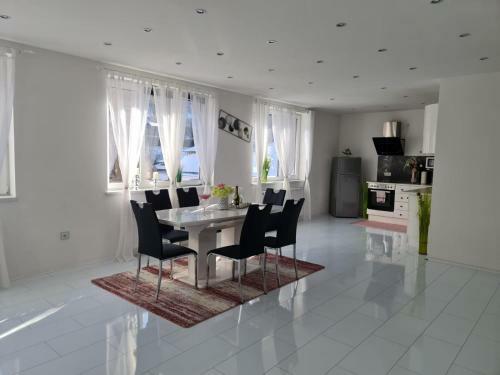 Deea Apartment