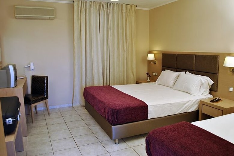 Plessas Palace Aparthotel