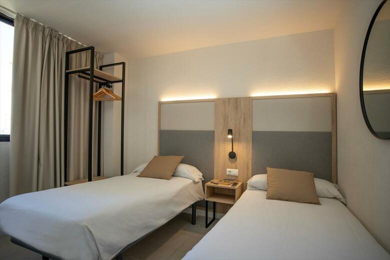 Dynastic Rooms Apartments