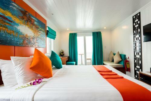 L'azalee Cruise Halong