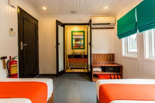 L'azalee Cruise Halong