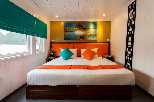 L'azalee Cruise Halong