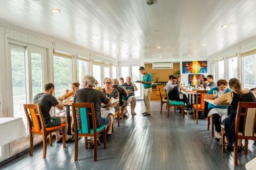 L'azalee Cruise Halong