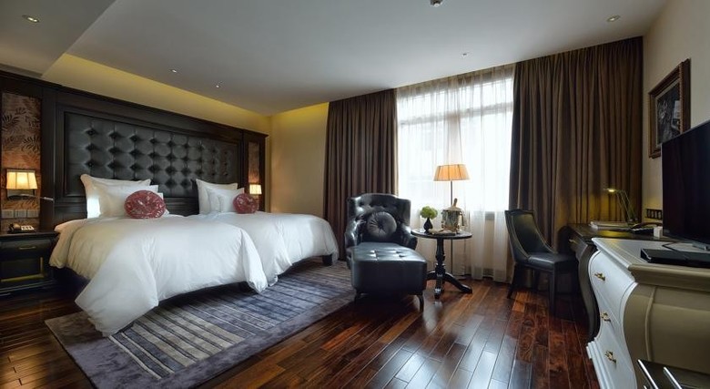 Paradise Suites Hotel