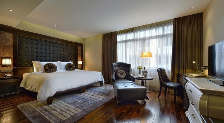 Paradise Suites Hotel