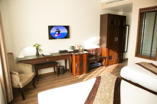 City Bay Palace Hotel