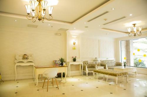 City Bay Palace Hotel