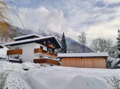 Apartamento Haus Tisch