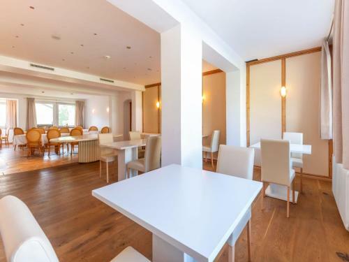 Amazing Apartment In S�ll With A Terrace