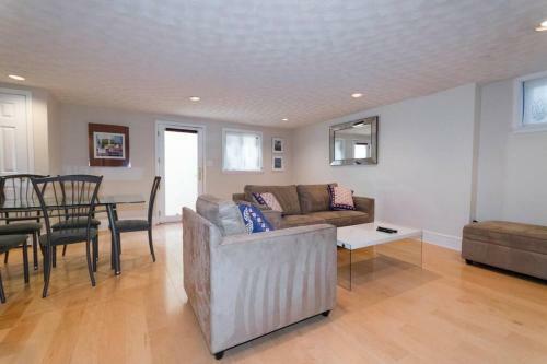Apartamento Cathedral Charmer--2 Br English Basement, With Garden Access