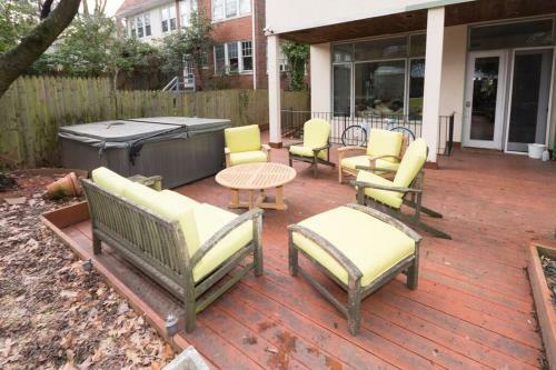 Apartamento Cathedral Charmer--2 Br English Basement, With Garden Access