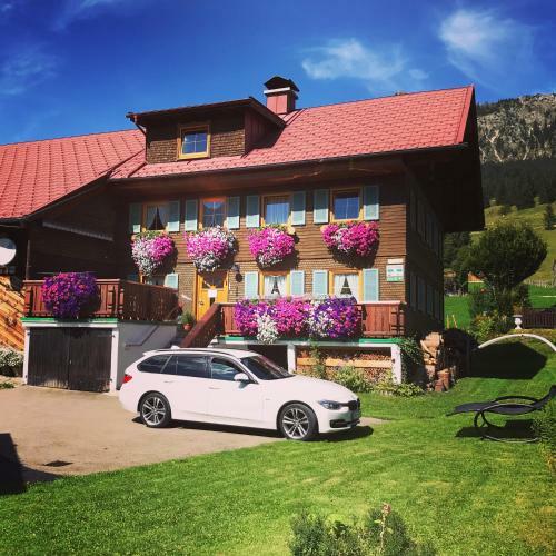 Chalet & Almhostel Alpenperle