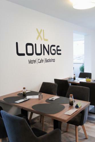 Motel Xl Lounge