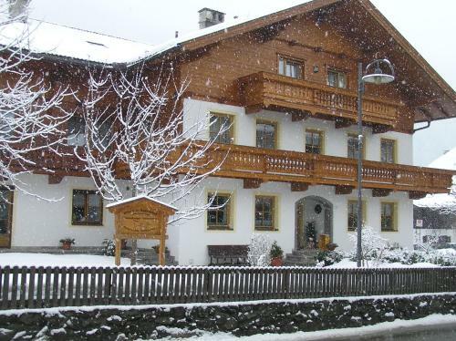 Hostal Bauernhof Im Zillertal, Der Badererhof