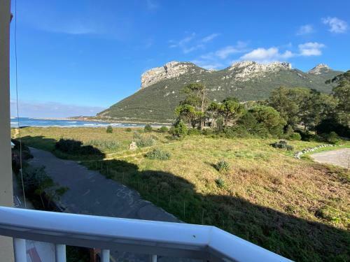 Habitaci�n Con Vista Al Mar Y Monta�a