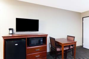 Hotel Super 8 Escondido