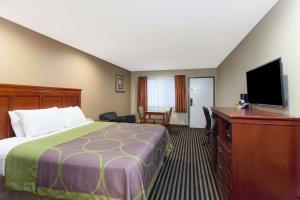 Hotel Super 8 Escondido