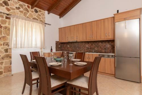 Villa La Isla With Private Pool