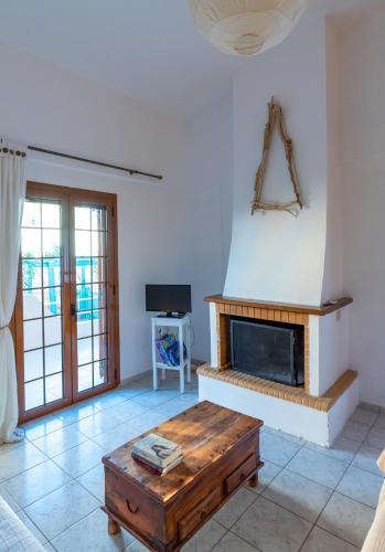 Casa Sofianna 2-bedroom Home Next To Sandy Beach