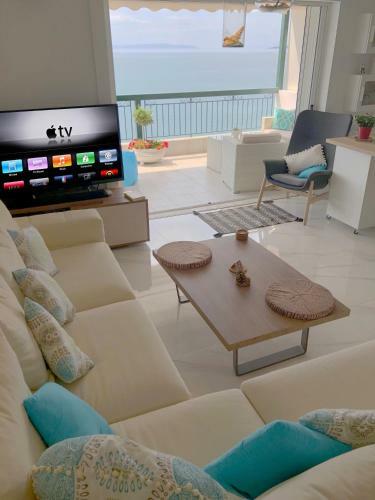 Colours Seaview Apartment