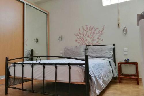 Cozy & Private Studio With A Rose Garden