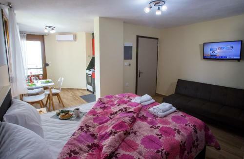 Hostal Rent House Karavi