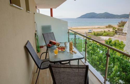 Hostal Rent House Karavi