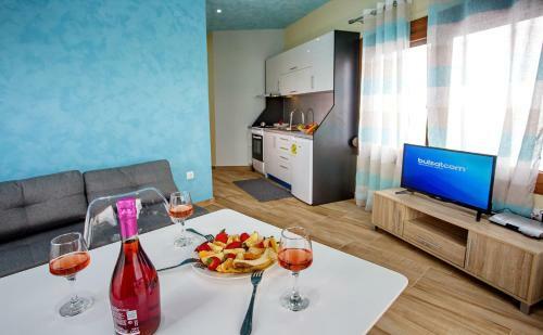 Hostal Rent House Karavi
