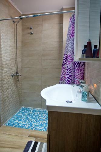 Hostal Rent House Karavi