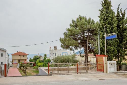 Hostal Rent House Karavi