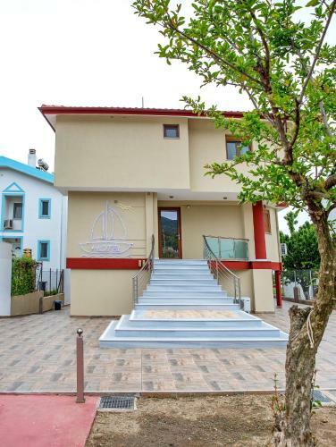 Hostal Rent House Karavi