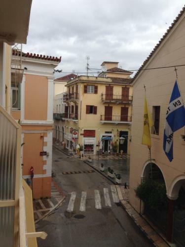Old Town Apartment Next To Seafront Promenade