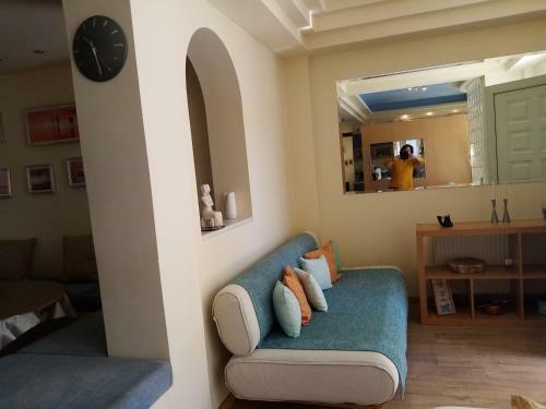 Achilles Apartment