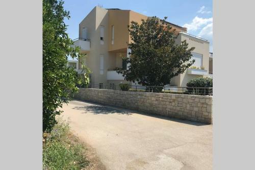 Aretis St Apartment
